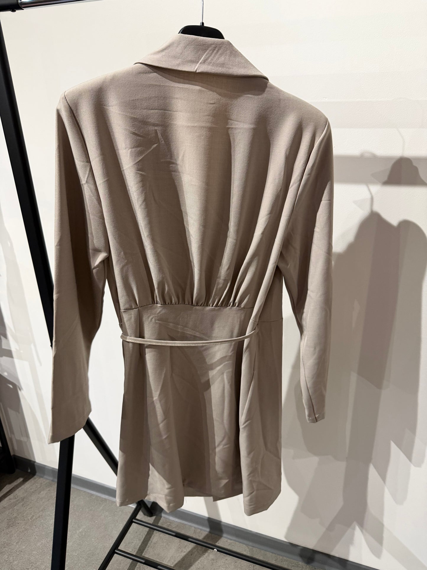 Blazer Kleid -1370- taupe - Sarahs Modeboutique