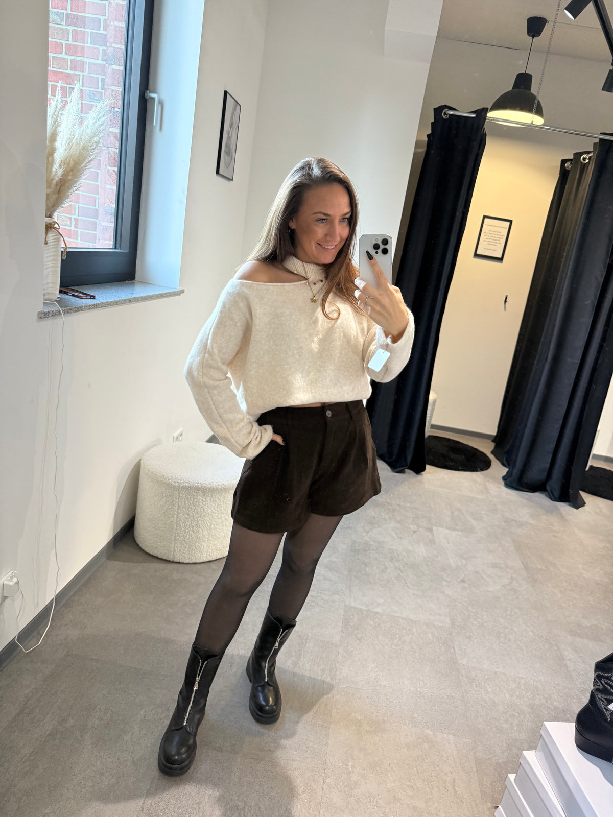 PULLOVER MIT CUT-OUT -9013- CREME - Sarahs Modeboutique