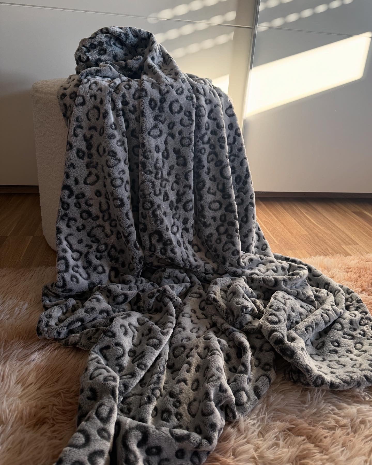 Kuscheldecke Leo grau