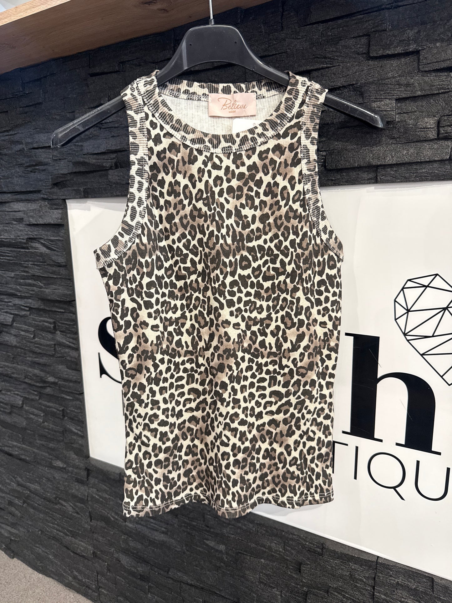 LEO TOP -1544b-
