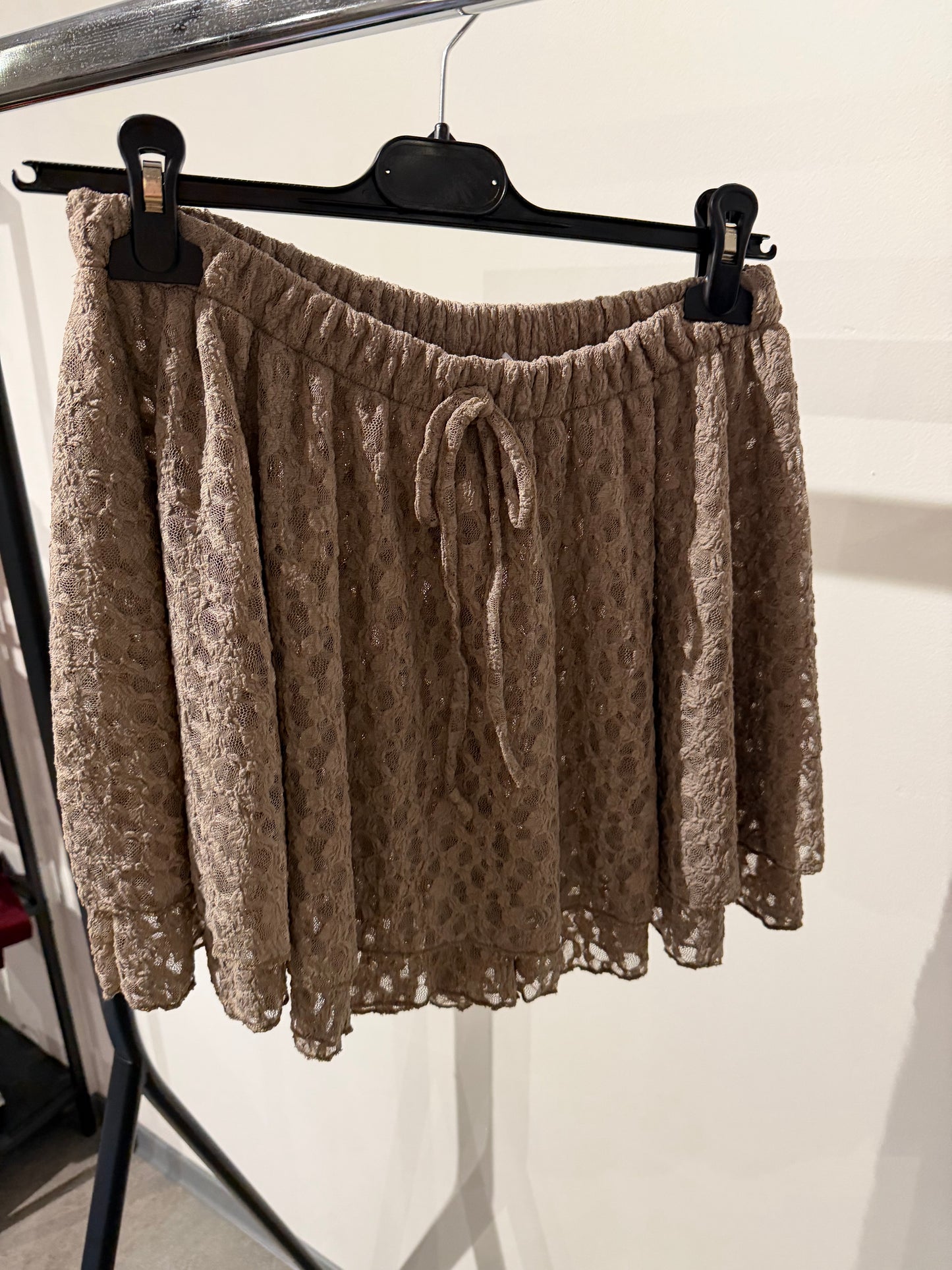 HOSENROCK AUS SPITZE taupe -6892- - Sarahs Modeboutique