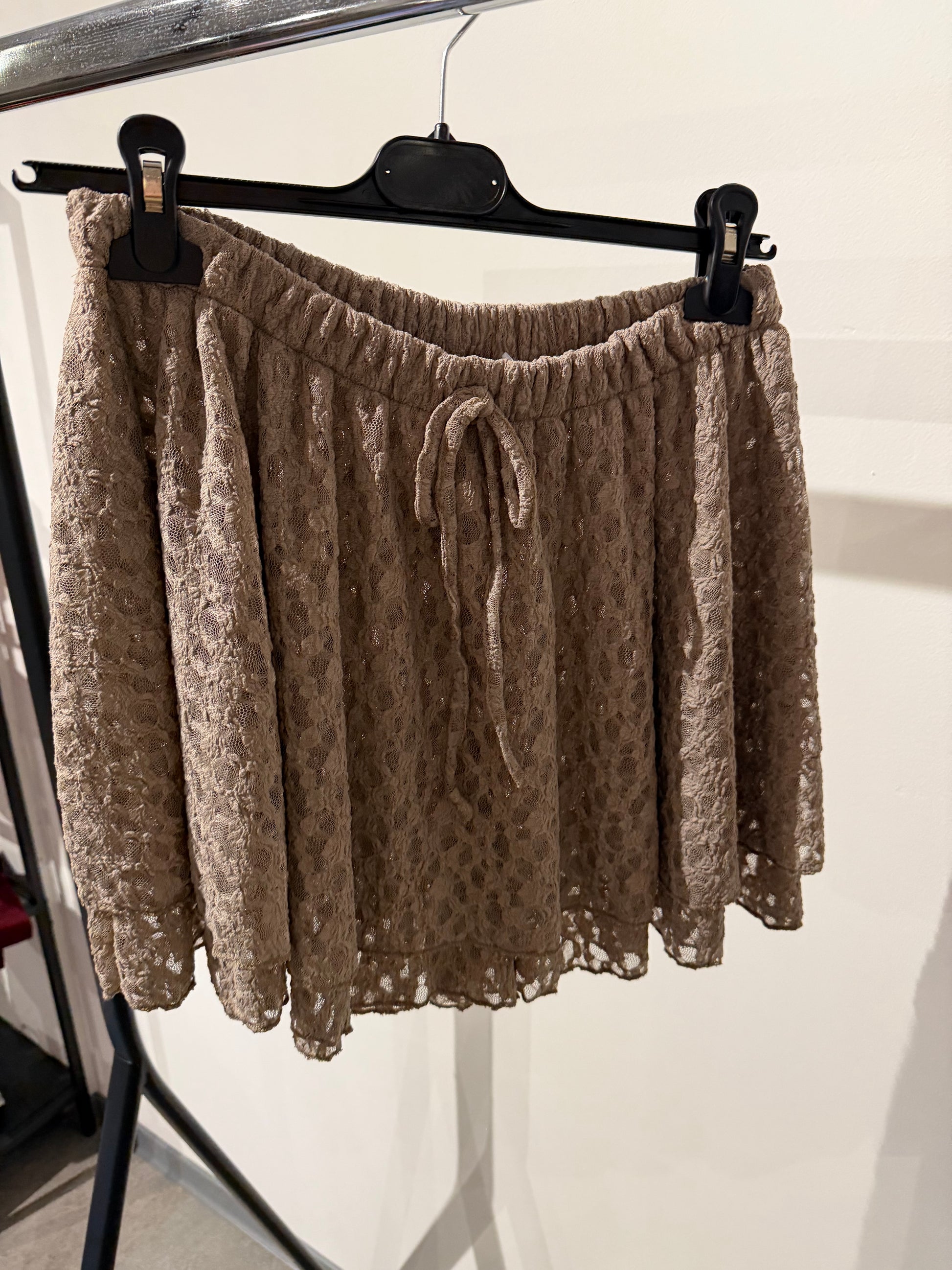 HOSENROCK AUS SPITZE taupe -6892- - Sarahs Modeboutique
