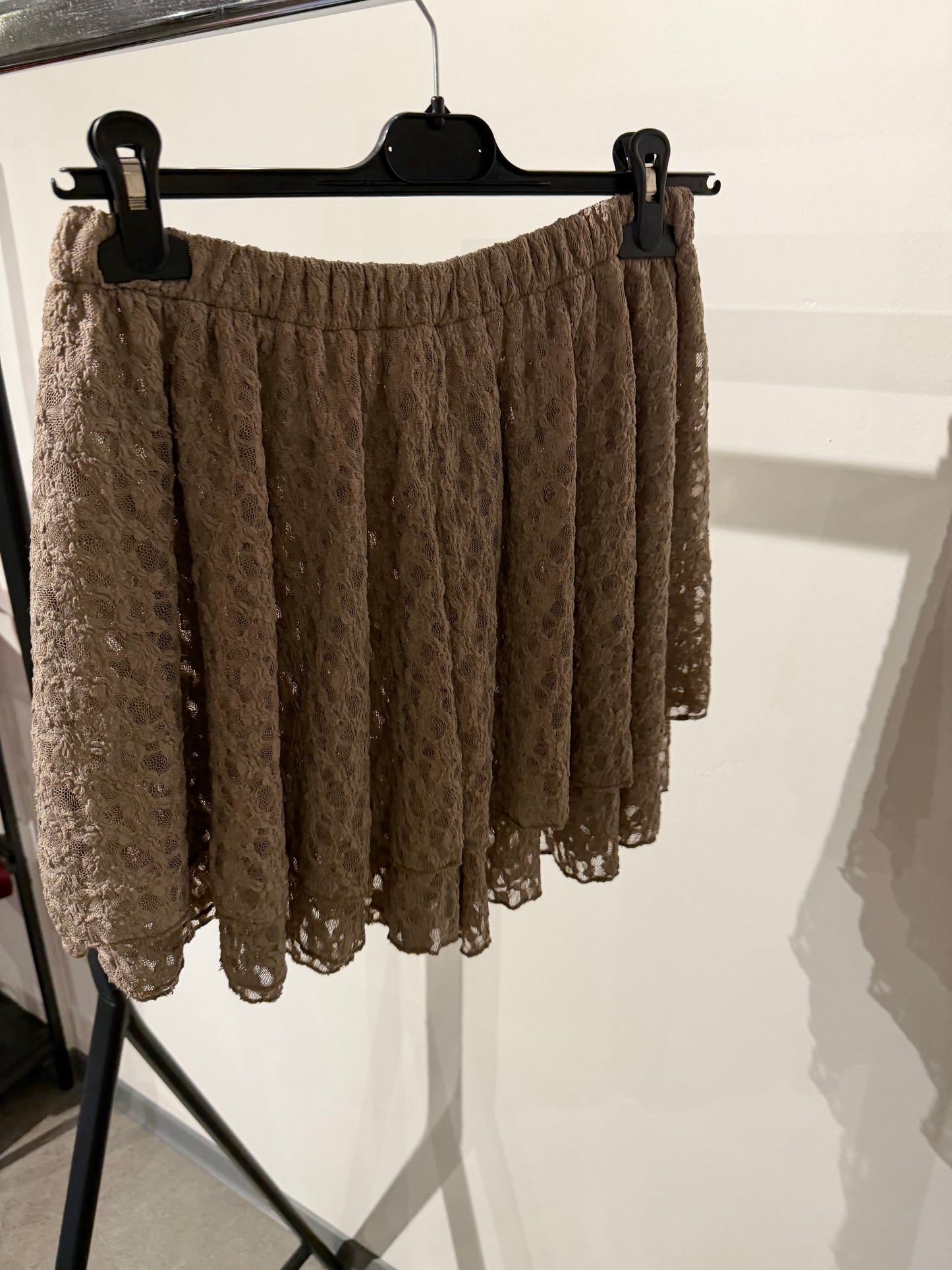 HOSENROCK AUS SPITZE taupe -6892- - Sarahs Modeboutique