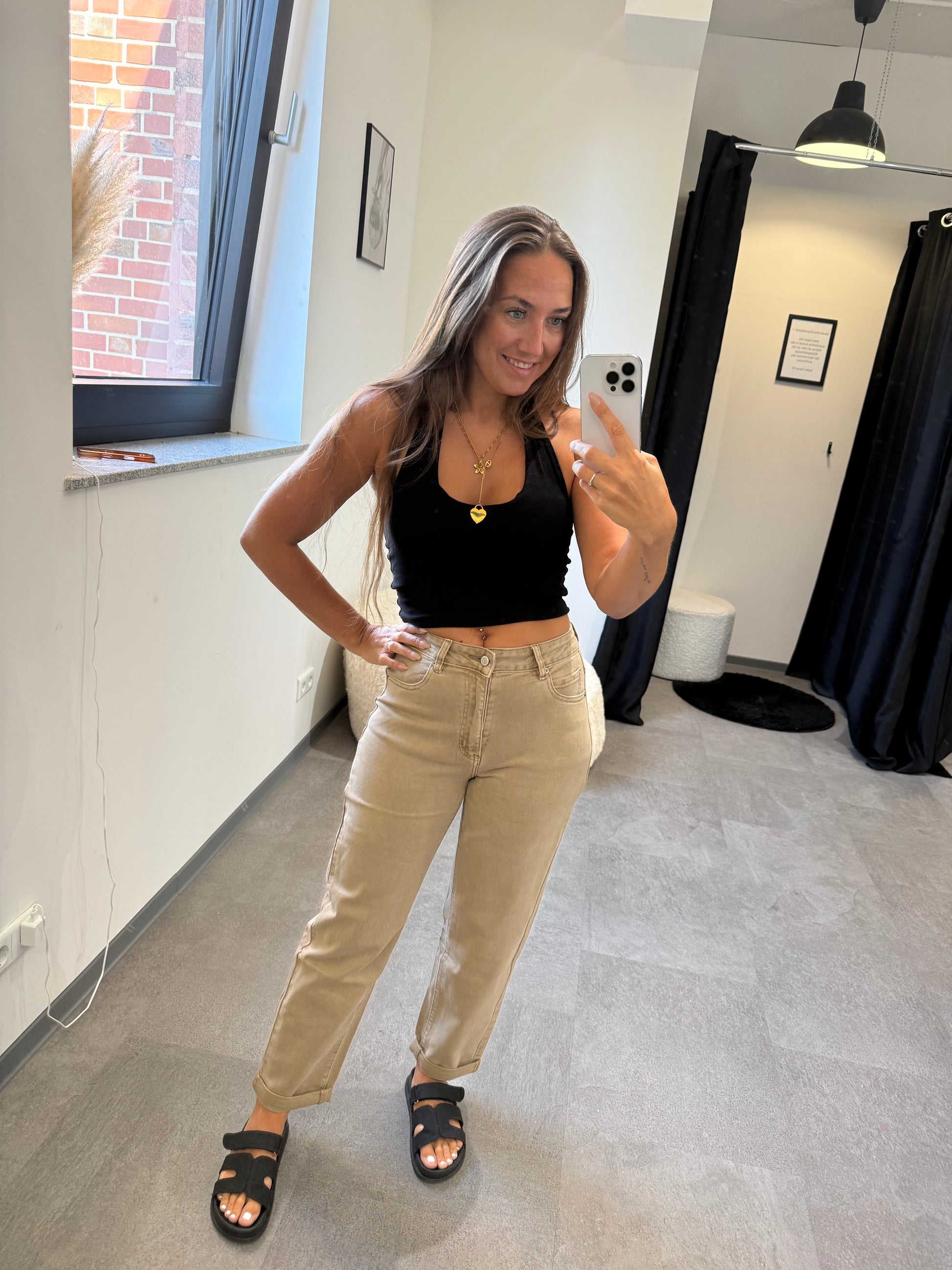 MOM JEANS TAUPE -5877- - Sarahs Modeboutique