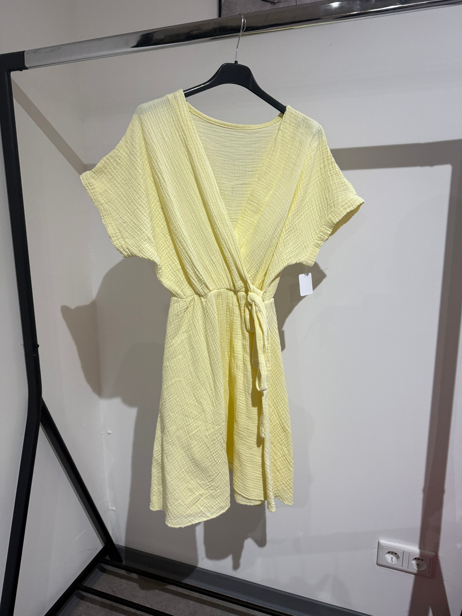 MUSSELINKLEID MIT SCHLEIFE -1464- YELLOW - Sarahs Modeboutique