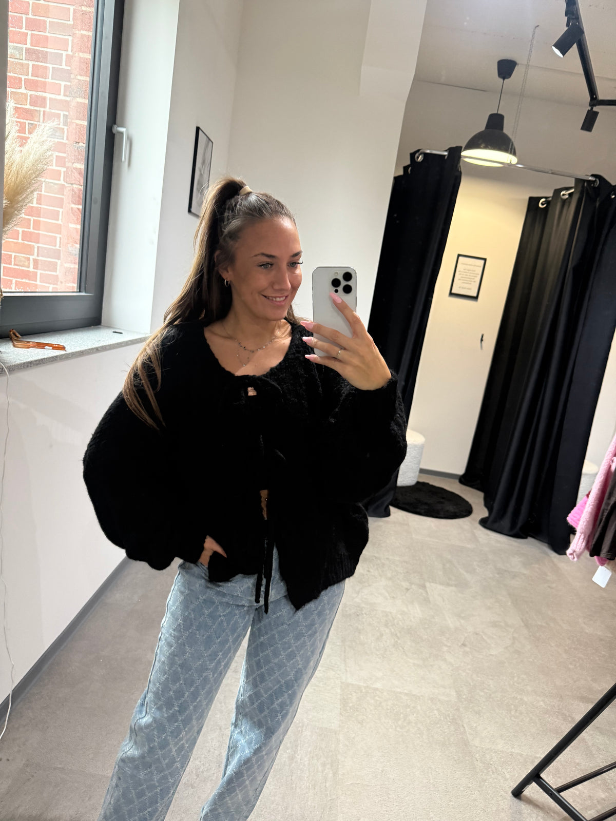STRICKJACKE MIT SCHLEIFEN -6799- SCHWARZ