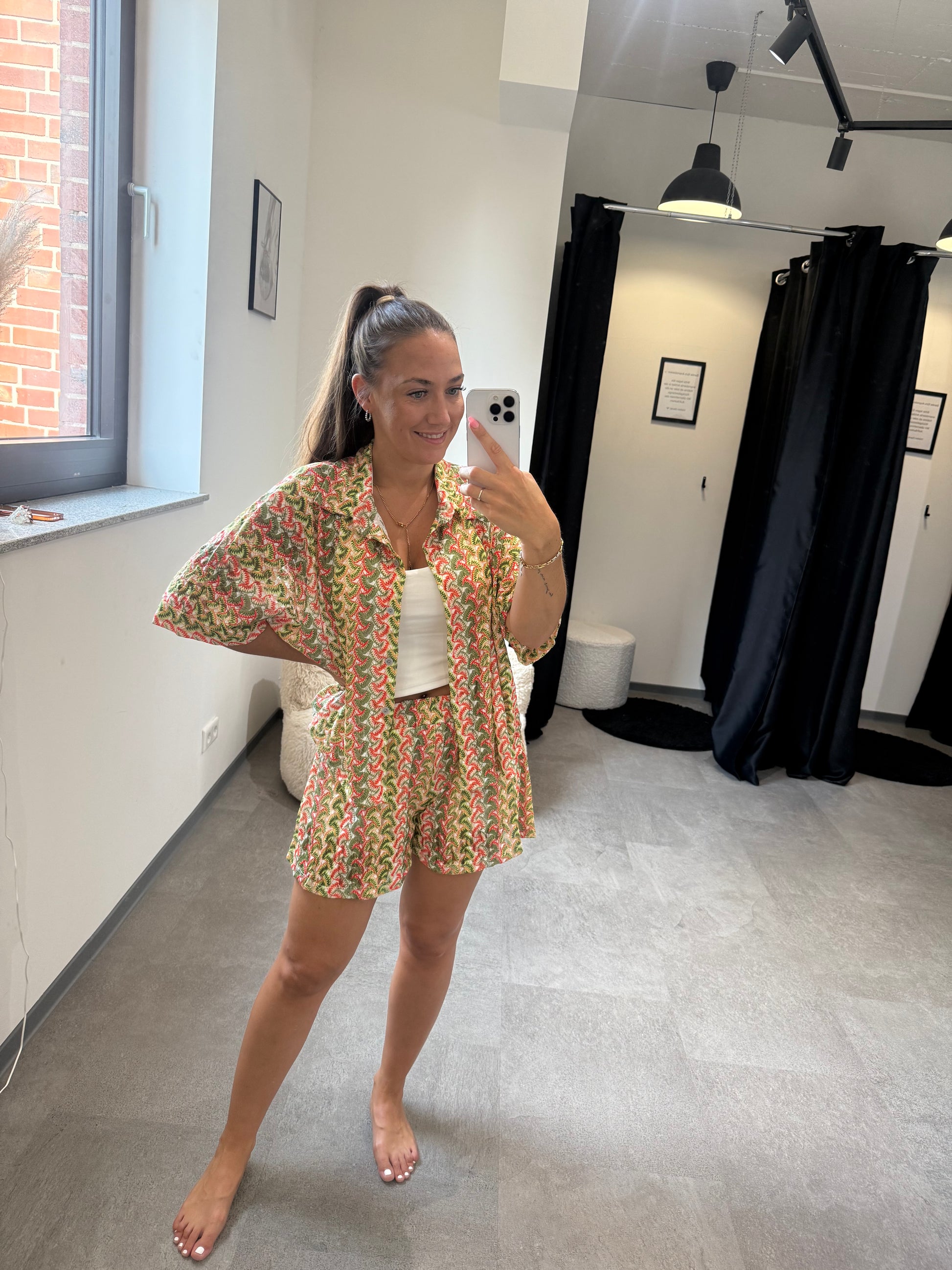 SHORTS -1271- GRÜN - Sarahs Modeboutique