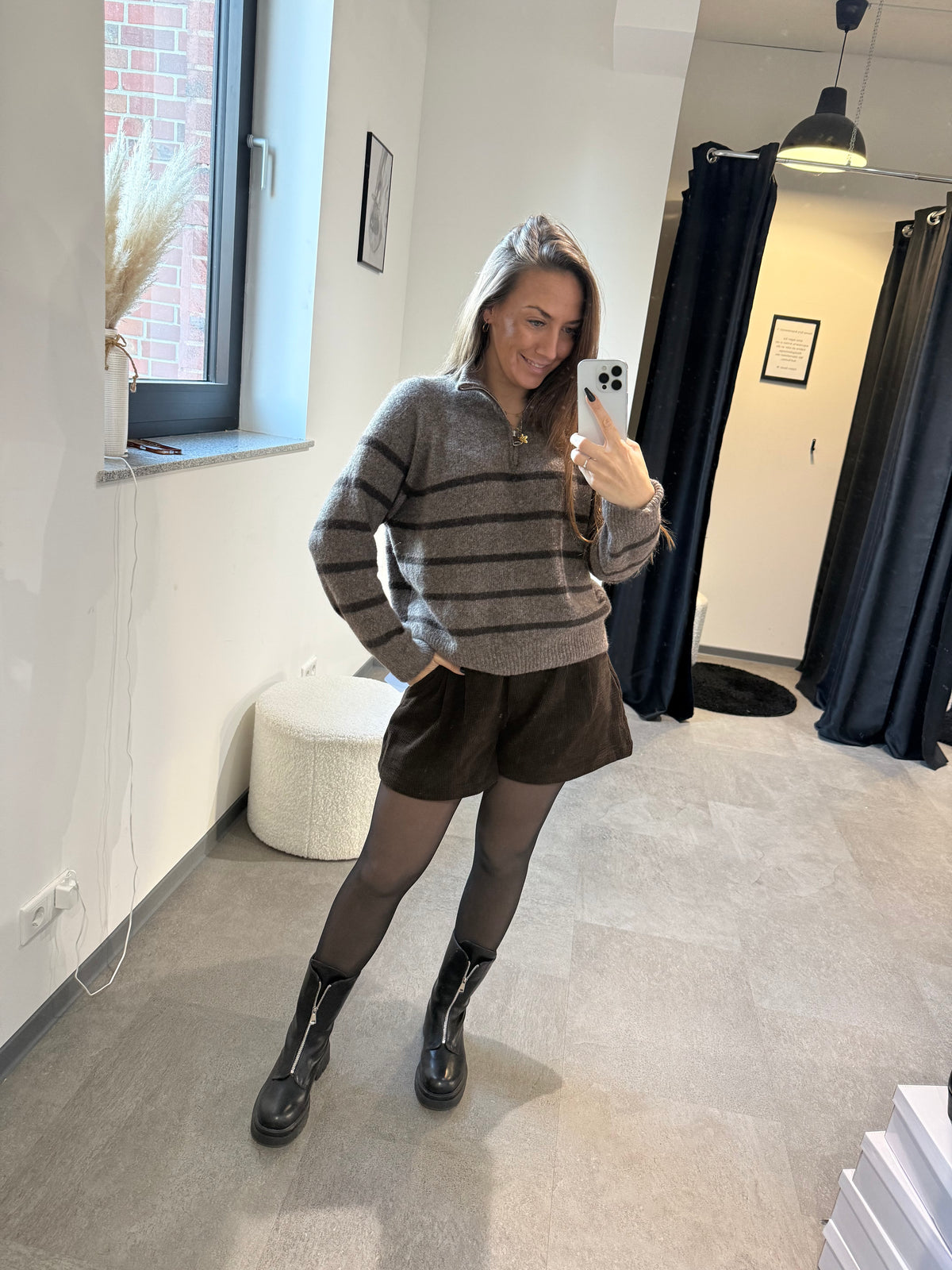 ZIPPER PULLOVER -9011- TAUPE - Sarahs Modeboutique