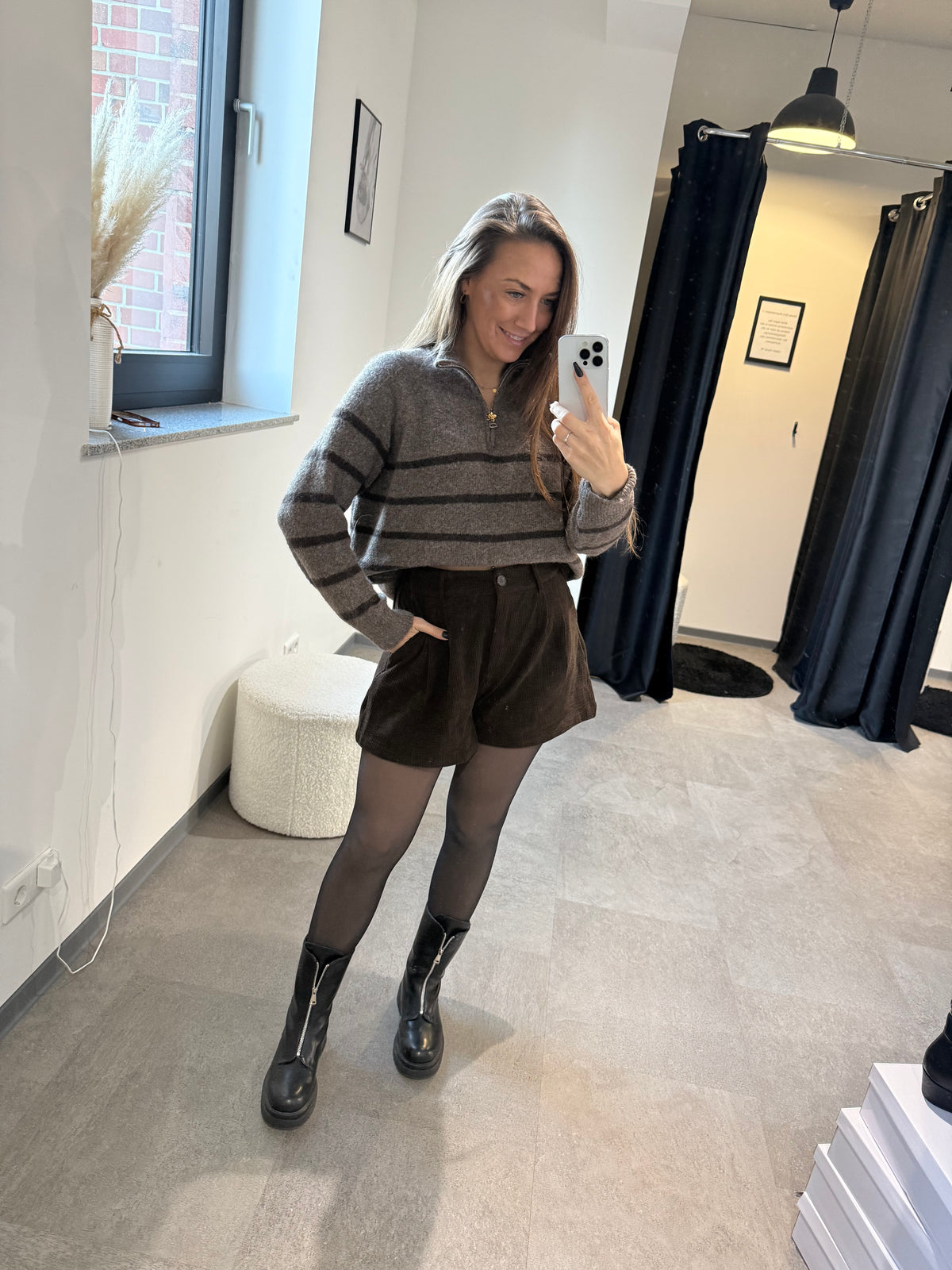 ZIPPER PULLOVER -9011- TAUPE - Sarahs Modeboutique
