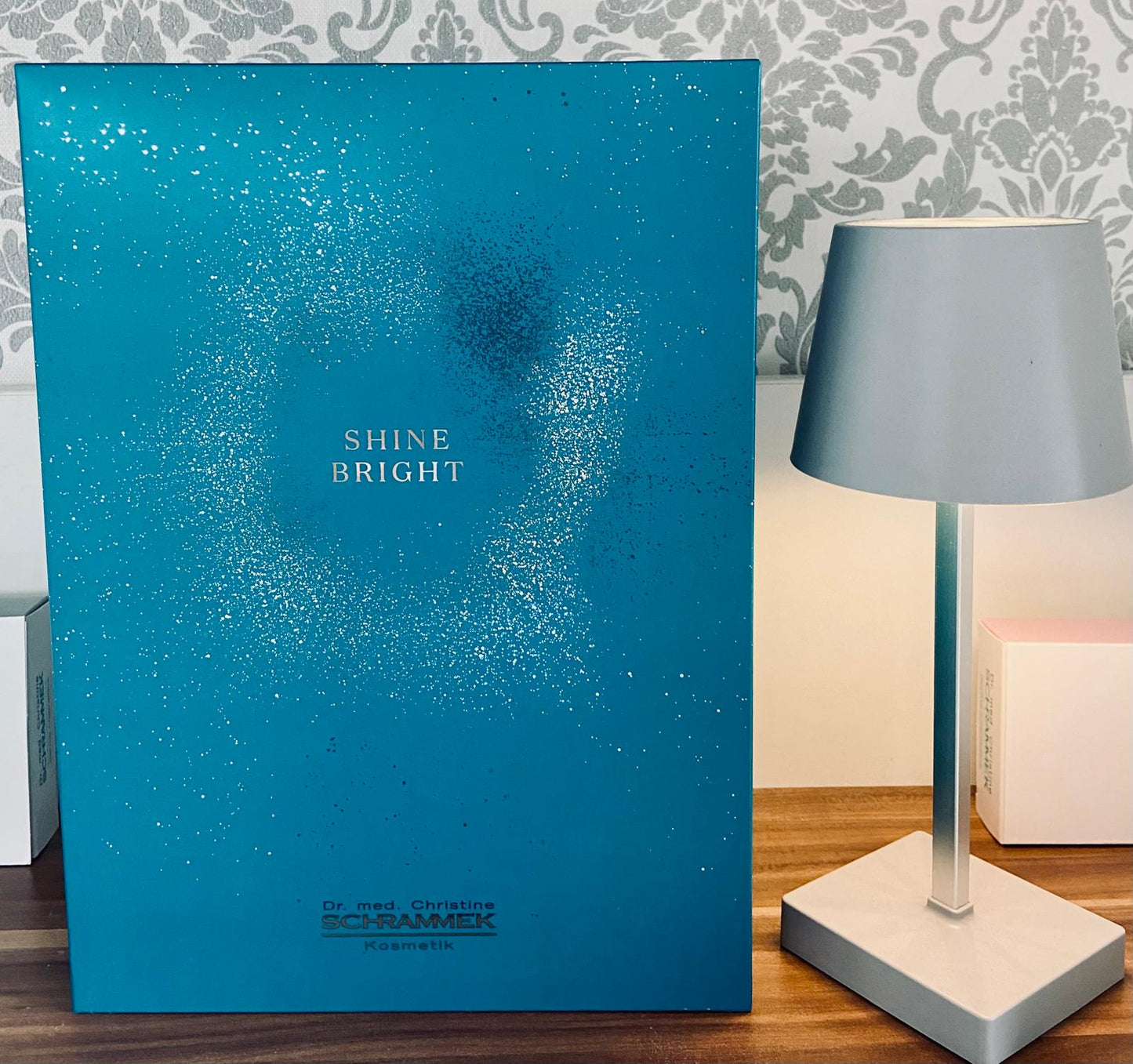 Adventskalender *Shine Bright* Dr. med Christine Schrammek *Wert über 200€*