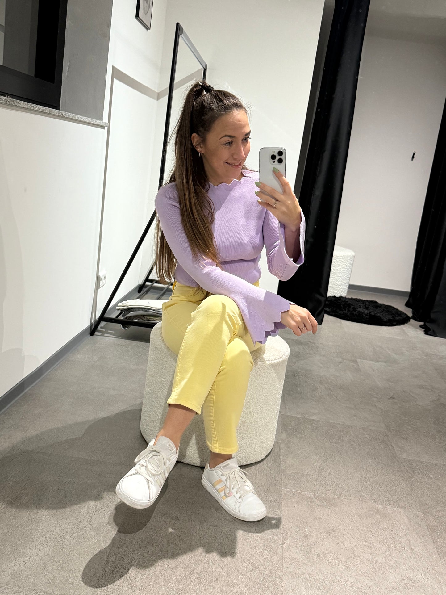 Basicshirt mit Trompetenärmel -6779- flieder - Sarahs Modeboutique