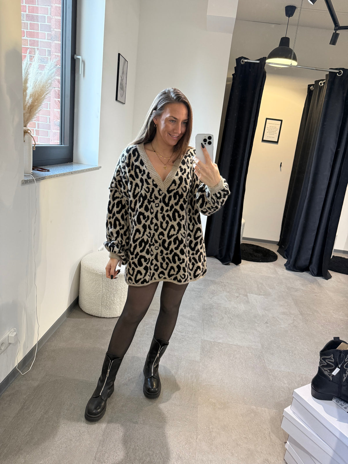 OVERZISE LEO PULLOVER -9009- BEIGE - Sarahs Modeboutique