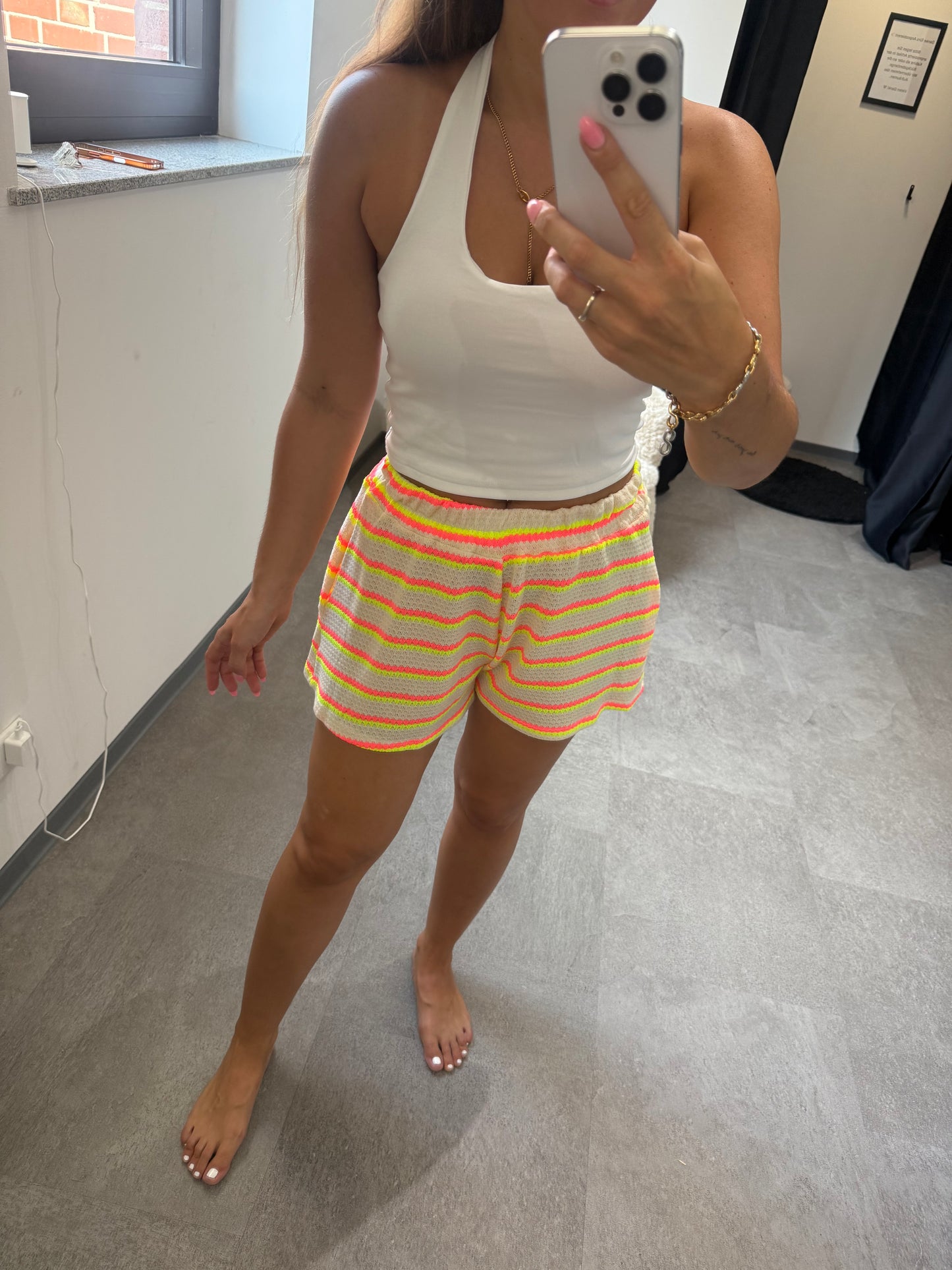 NEON SHORTS -5564- PINK/GELB - Sarahs Modeboutique