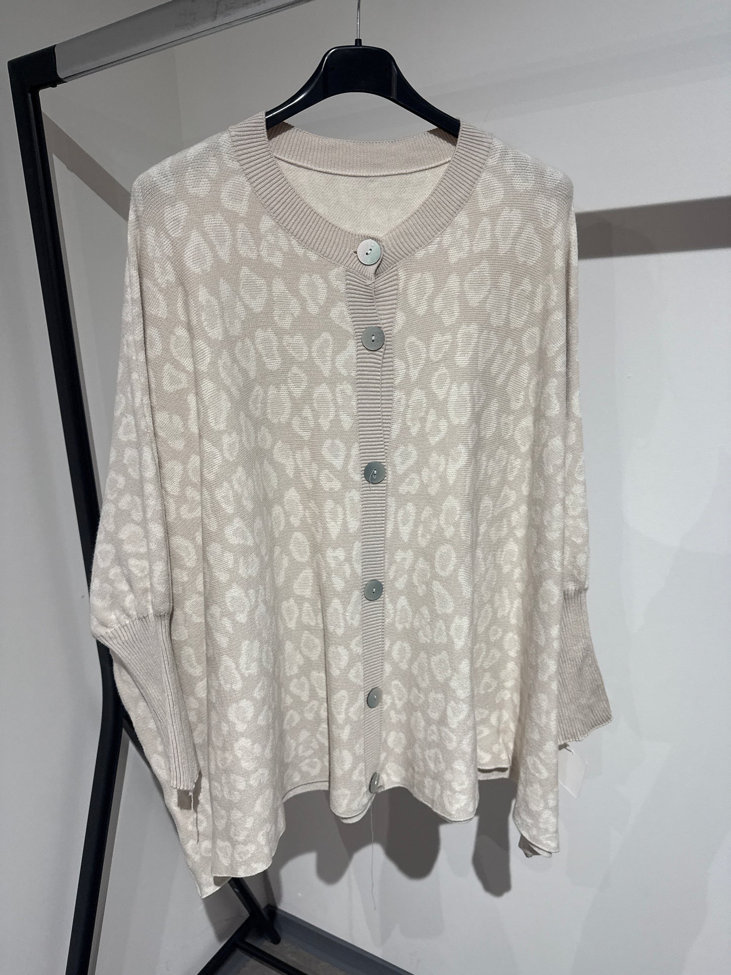 Leostrickjacke overzise -6672- hellcreme