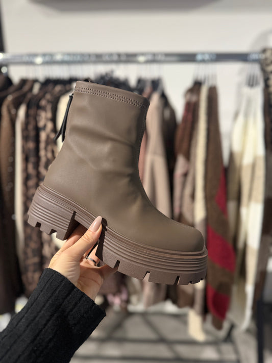 Boots — braun matt