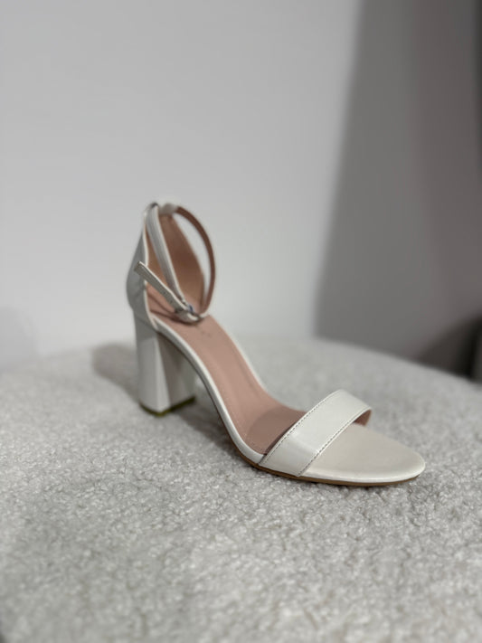 Schuh weiß